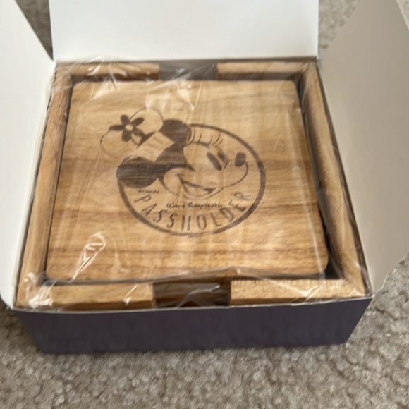 NEW! Disney Passholder Coaster‎ Set - Picture 2 of 4